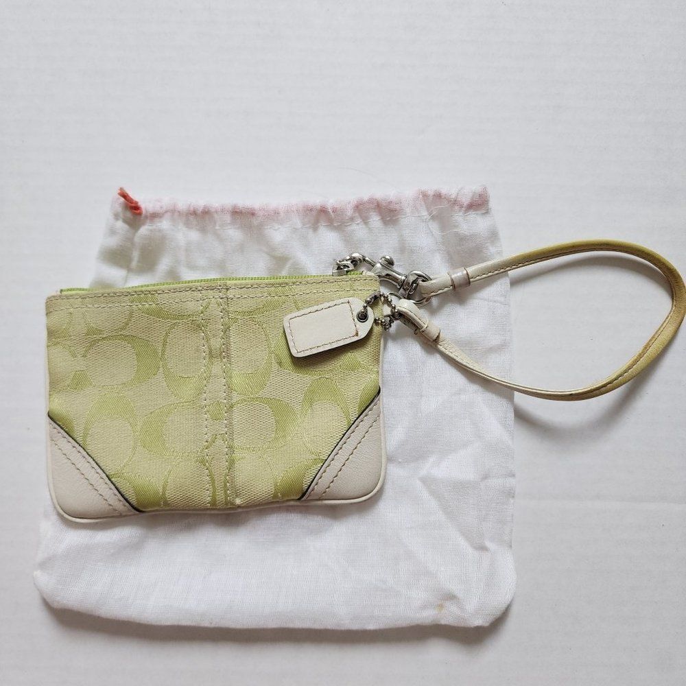 Authentic Coach Signature Canvas Wristlet & Dust Bag Lime/Cream - Picture 3 of 6